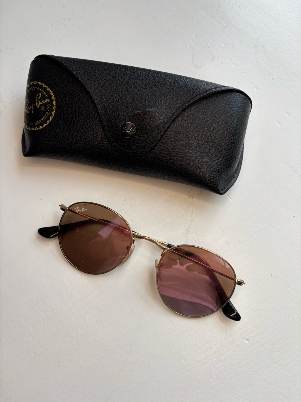 Ray-Ban Women’s Round Sunglasses with Pink Lenses and Gold Frame